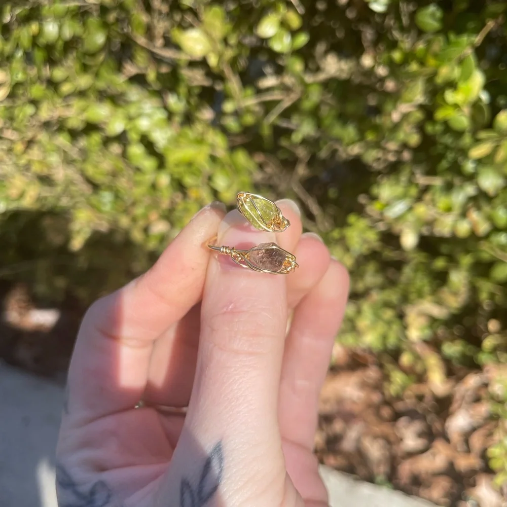 Pre order!! Peridot and black herk diamond Adjustable Ring - Picture 3 of 10